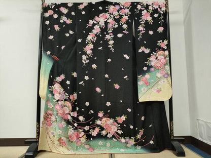 平和屋着物●豪華振袖　毬舞桜文　暈し染め　黒地　金通し地　正絹　逸品　CABG1083yc
