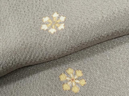 平和屋着物●上質な小紋　雪輪舞花文　金彩　鬼しぼ縮緬　正絹　逸品　CABG1166yc