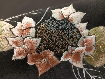 平和屋着物●塩瀬　九寸名古屋帯　総刺繍　草花文　黒地　金糸　正絹　逸品　CABG1601vp