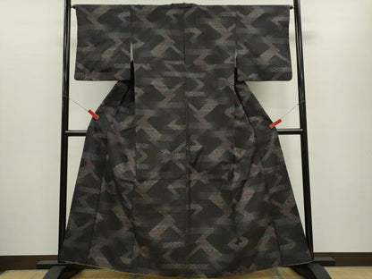 平和屋着物●本場大島紬　9マルキ　吉祥花文　黒地　正絹　逸品　CABG2140ze