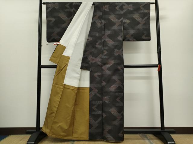 平和屋着物●本場大島紬　9マルキ　吉祥花文　黒地　正絹　逸品　CABG2140ze