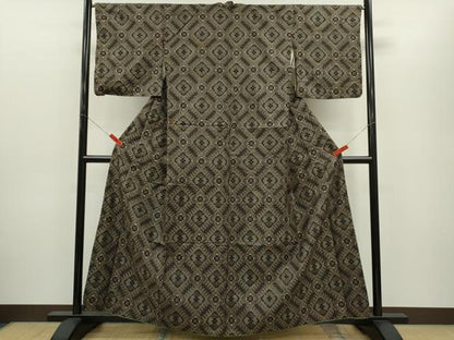 平和屋着物●本場大島紬　龍郷絣　7マルキ　菱吉祥花文　正絹　逸品　CABG2145ze