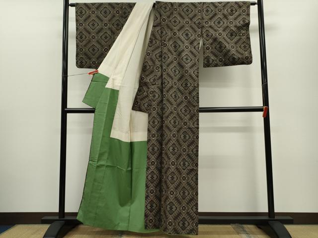 平和屋着物●本場大島紬　龍郷絣　7マルキ　菱吉祥花文　正絹　逸品　CABG2145ze