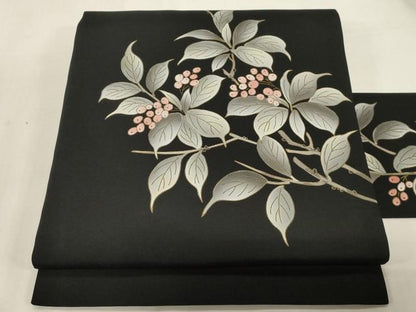 平和屋着物●塩瀬　九寸名古屋帯　南天文　黒地　金彩　正絹　逸品　CABG2838dy