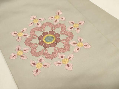 平和屋着物●塩瀬　九寸名古屋帯　総刺繍　舞花文　金糸　正絹　逸品　CABG3073dy