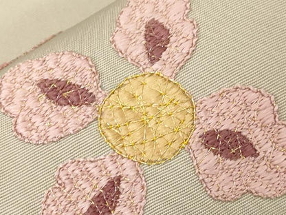 平和屋着物●塩瀬　九寸名古屋帯　総刺繍　舞花文　金糸　正絹　逸品　CABG3073dy