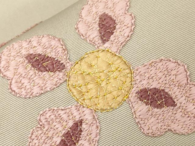 平和屋着物●塩瀬　九寸名古屋帯　総刺繍　舞花文　金糸　正絹　逸品　CABG3073dy