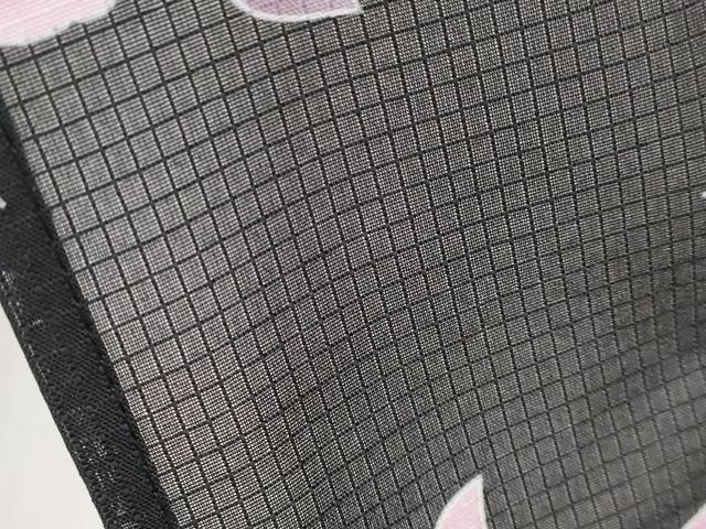 平和屋着物＊夏物　小紋　紅梅　リボン　舞花文　黒地　洗える着物　CABG3333tx