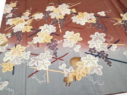 平和屋着物●ファッションデザイナー 花井幸子　訪問着　刺繍　リス　葡萄蔦の葉文　暈し染め　正絹　逸品　CABG3340tx