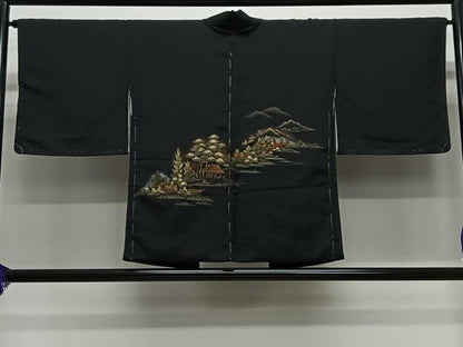 平和屋着物＃羽織　寿光織　風景文　黒地　金糸　正絹　逸品　未使用　CABG3608ua