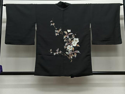 平和屋着物＃羽織　草花文　黒地　金彩　正絹　逸品　未使用　CABG3612ua