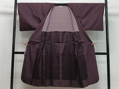 平和屋着物＃道行コート　雨コート　単衣　地紙重ね文　似せ紫色　ロング丈　三越扱い　正絹　逸品　CABG3728ua