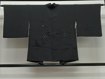 平和屋着物＃羽織　総刺繍　駒刺繍　草花文　黒地　正絹　逸品　CABG3774ua