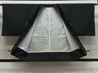 平和屋着物＃羽織　総刺繍　流水御所車文　黒地　金糸　洗える着物　未使用　CABG3779ua