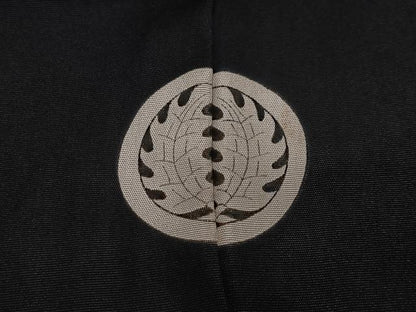 平和屋着物∞男性　長羽織　黒紋付　羽裏：人物文　正絹　逸品　CABG3794ua