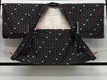 平和屋着物＃羽織　紬地　十字文様　黒地　正絹　逸品　未使用　CABG3827ua