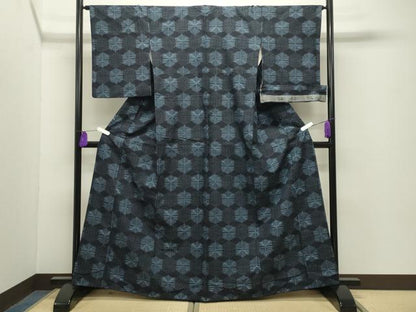 平和屋着物●上質な紬　亀甲文　反端付き　正絹　逸品　CABG4424gh