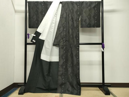 平和屋着物●結城紬　奥順　はたおり娘　80亀甲　飛び亀甲柄　雪輪重ね舞桜文　やまと誂製　ロング丈　正絹　逸品　未使用　CABG4454gh