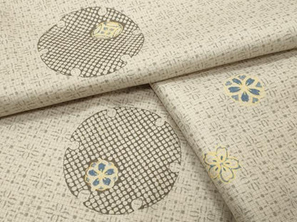 平和屋着物●本場染大島紬　雪輪舞桜文　まるやま扱い　正絹　逸品　CABG4463gh