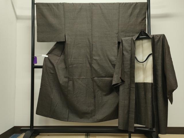 平和屋着物●男性　国指定重要無形文化財　本場久米島紬　手織　アンサンブル　格子柄　正絹　逸品　CABG4575gh