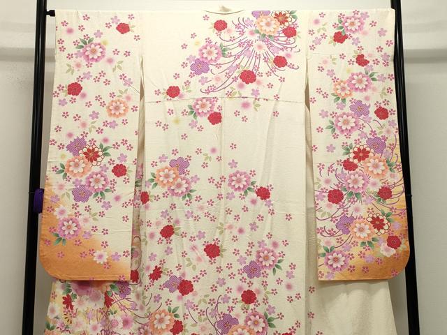 平和屋着物●豪華振袖　駒刺繍　毬舞桜文　暈し染め　金彩　銀通し地　正絹　逸品　CABG4622gh