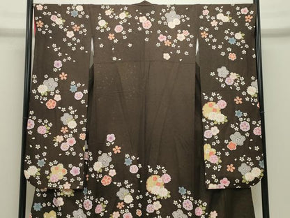 平和屋着物●豪華振袖　駒刺繍　雪輪舞桜文　金彩　金通し地　正絹　逸品　CABG4626gh