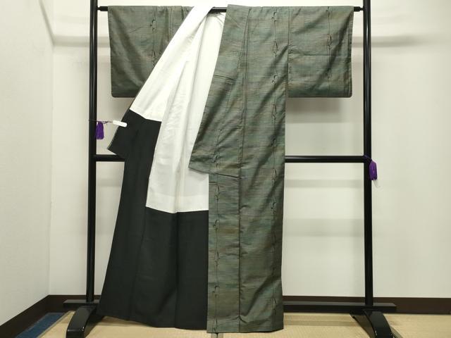 平和屋着物●本場大島紬　9マルキ　草木間道　正絹　逸品　CABG4647gh