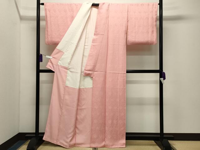 平和屋着物●上質な色無地　紗綾形舞蝶地紋　珊瑚色　正絹　逸品　CABG4754gh