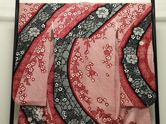 平和屋着物●豪華振袖　総絞り　駒刺繍　舞桜花文　黒地　金彩　正絹　逸品　CABG4772gh