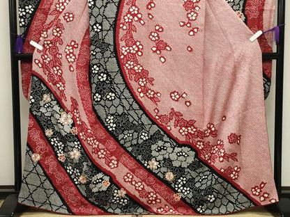 平和屋着物●豪華振袖　総絞り　駒刺繍　舞桜花文　黒地　金彩　正絹　逸品　CABG4772gh