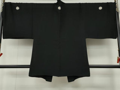 平和屋着物●男性　黒紋付・羽織セット　羽裏：枝松葉　鷹　キングサイズ　正絹　逸品　CABG5297ut