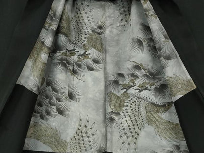 平和屋着物●男性　黒紋付・羽織セット　羽裏：枝松葉　鷹　キングサイズ　正絹　逸品　CABG5297ut