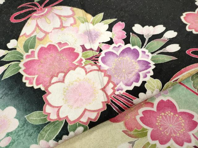 平和屋着物●豪華振袖　舞花鞠文　暈し染め　黒地　金通し地　正絹　逸品　CABG5393ut