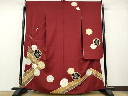 平和屋着物●豪華振袖　駒刺繍　舞花文　金彩　正絹　逸品　CABG5459ut