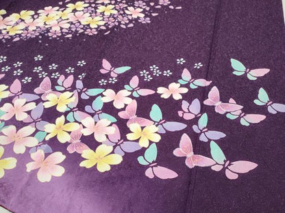平和屋着物●豪華振袖　刺繍　舞蝶文　暈し染め　銀通し地　正絹　逸品　CABG5493ut
