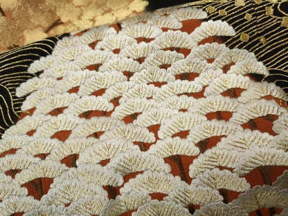 平和屋着物●豪華黒留袖　総刺繍　立波草花文　金糸　正絹　逸品　CABG5497ut
