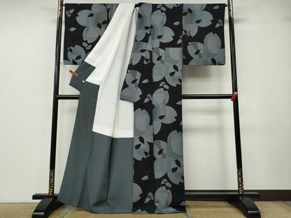 平和屋着物●上質な小紋　舞桜文　黒地　さが美扱い　正絹　逸品　CABG5562ut