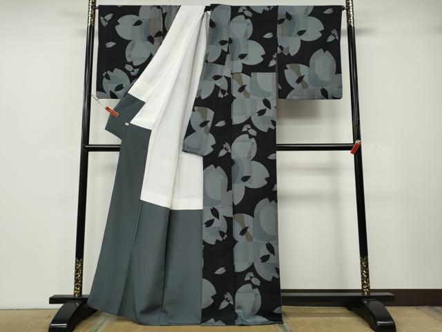 平和屋着物●上質な小紋　舞桜文　黒地　さが美扱い　正絹　逸品　CABG5562ut