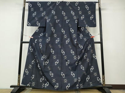平和屋着物●本場琉球絣　紬　手織り　正絹　逸品　CABG5571ut
