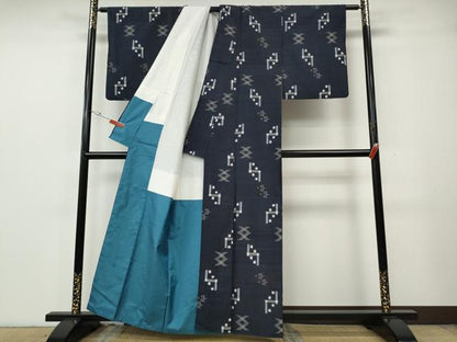 平和屋着物●本場琉球絣　紬　手織り　正絹　逸品　CABG5571ut