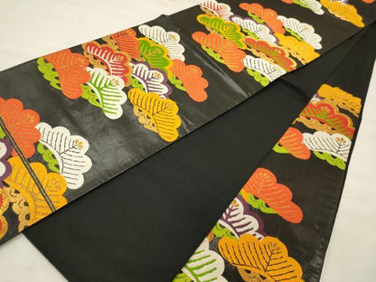 平和屋着物◎六通柄袋帯　唐織　松　黒地　金糸　正絹　逸品　CABG5797oy