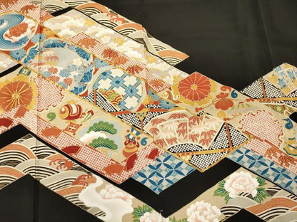 平和屋着物■豪華黒留袖　駒刺繍　立波雪輪花松文　宝尽くし　金彩　正絹　逸品　未使用　CABG5906oy