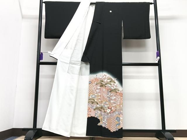 平和屋着物■豪華黒留袖　擦過物　駒刺繍　吉祥更紗松文　暈し染め　金彩　正絹　逸品　CABG6593xe