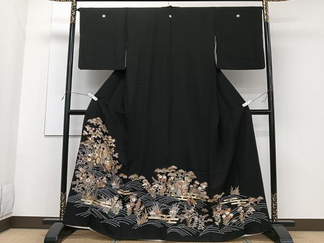 平和屋着物■黒留袖　波車松花文　金彩　洗える着物　CABG6811xi