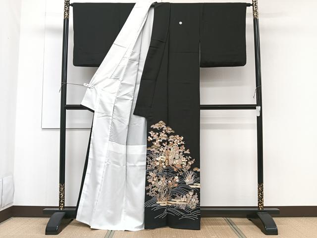 平和屋着物■黒留袖　波車松花文　金彩　洗える着物　CABG6811xi