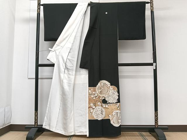 平和屋着物■豪華黒留袖　作家物　駒刺繍　飛鳥丸花文　金彩　正絹　逸品　CABG6839xi