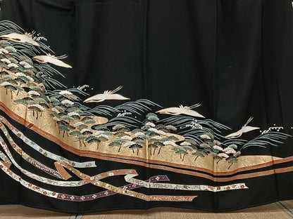 平和屋着物■豪華黒留袖　駒刺繍　立波飛鶴松文　金彩　正絹　逸品　CABG6892xi