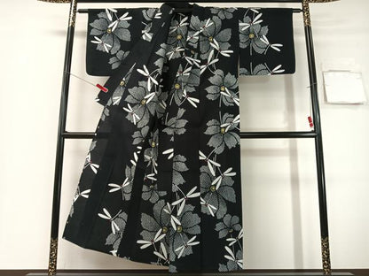 平和屋着物∴夏物　浴衣　トンボ　花　黒地　綿　逸品　CABG7685vp