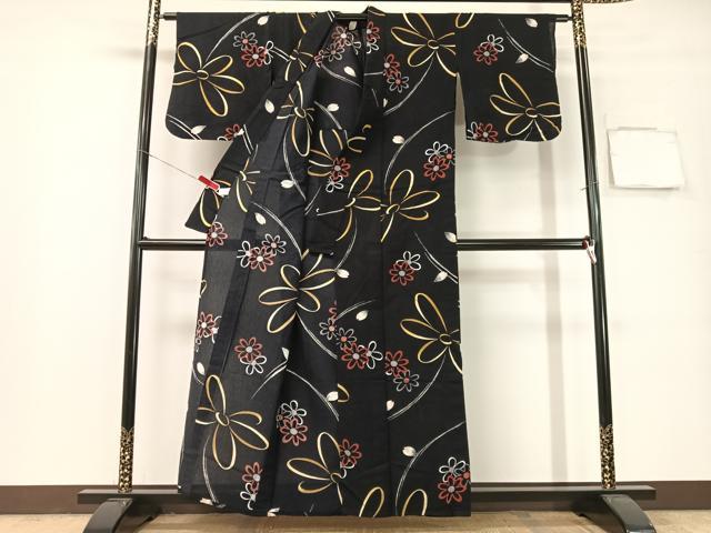 平和屋着物∴夏物　浴衣　綿紅梅　舞花文　黒地　さんび謹製　綿　逸品　CABG7726vp