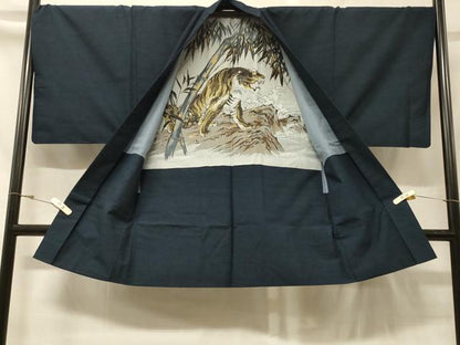 平和屋着物＃男性　長羽織　紬地　霞文　羽裏：虎　正絹　逸品　CABG8005in